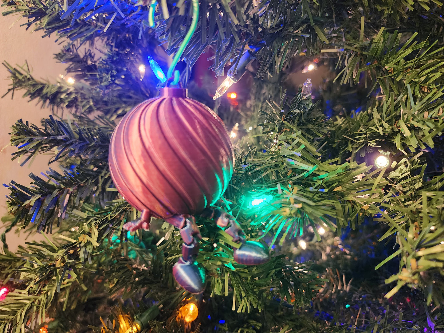 3D Printed Christmas Ornament Iridescent Christmas Ball with Legs
