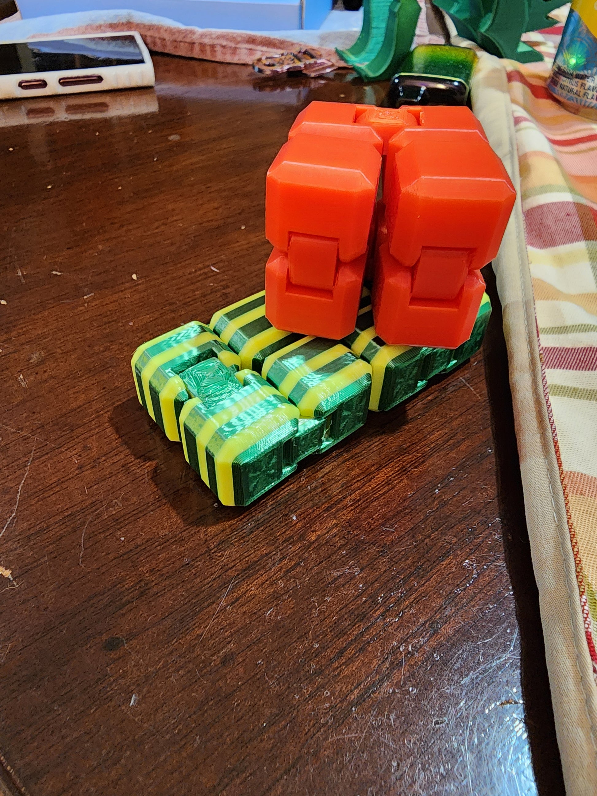 A relaxing fidget-styled infinity cubed designed originally by Austin Vojta